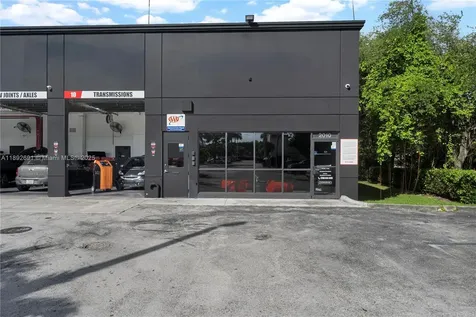 Established Service & Repair Car Shop Sweetwater FL .