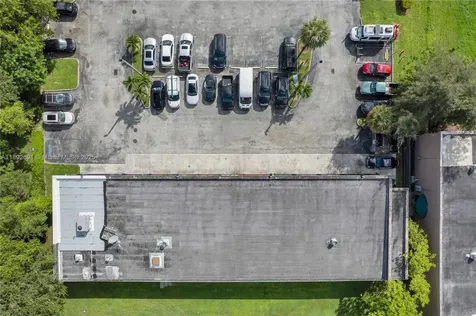 Established Service & Repair Car Shop Sweetwater FL .