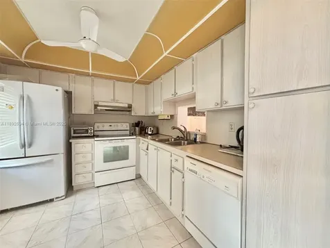 141 SE 3rd Avenue Dania Beach FL 33004