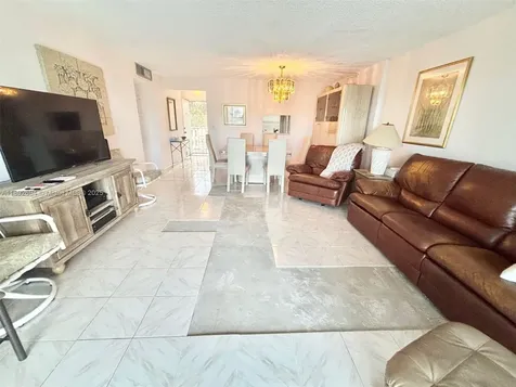 141 SE 3rd Avenue Dania Beach FL 33004