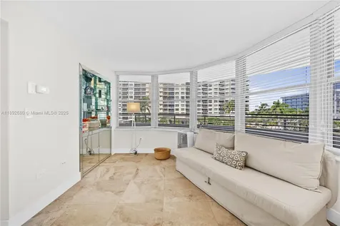 5555 Collins Avenue Miami Beach FL 33140