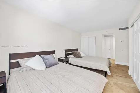 5555 Collins Avenue Miami Beach FL 33140
