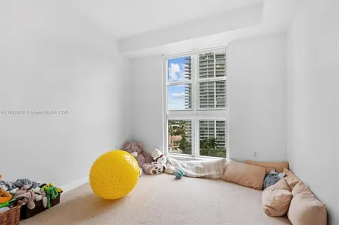 20000 E Country Club Drive Aventura FL 33180