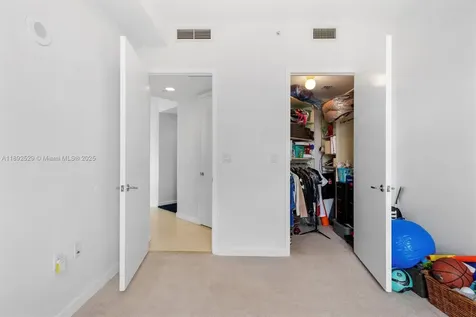 20000 E Country Club Drive Aventura FL 33180