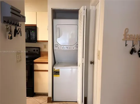 11266 SW 12th Street Pembroke Pines FL 33025