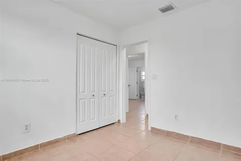 2506 W 9th Court Hialeah FL 33010