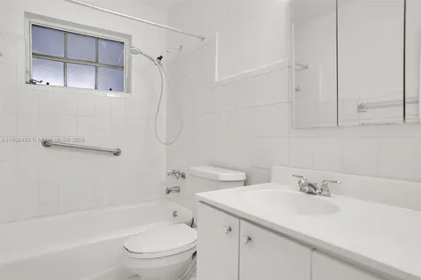 2506 W 9th Court Hialeah FL 33010