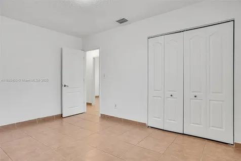 2506 W 9th Court Hialeah FL 33010