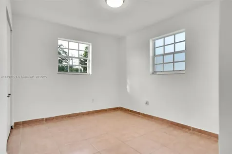 2506 W 9th Court Hialeah FL 33010
