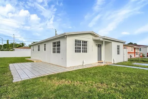 2506 W 9th Court Hialeah FL 33010
