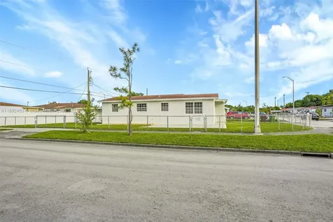 2506 W 9th Court Hialeah FL 33010