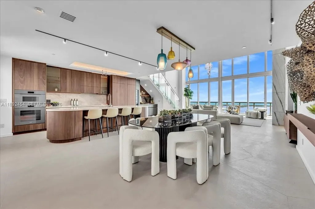 888 Biscayne Boulevard Miami FL 33132