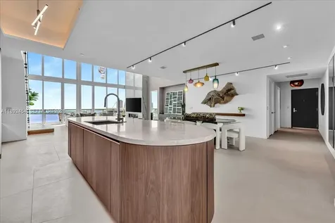 888 Biscayne Boulevard Miami FL 33132
