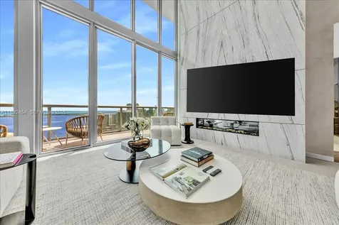 888 Biscayne Boulevard Miami FL 33132