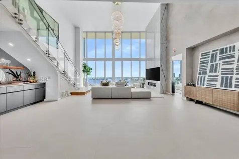 888 Biscayne Boulevard Miami FL 33132