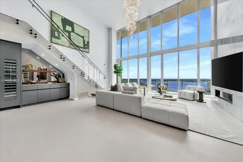 888 Biscayne Boulevard Miami FL 33132