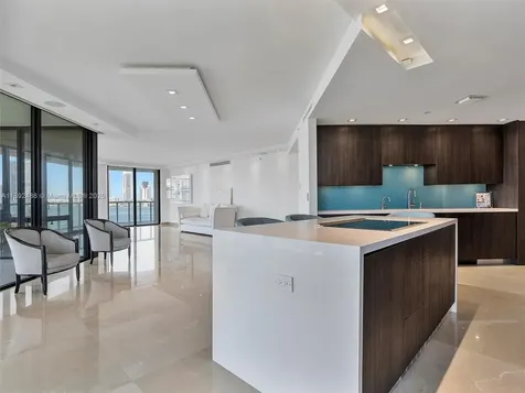 4000 Island Boulevard Aventura FL 33160