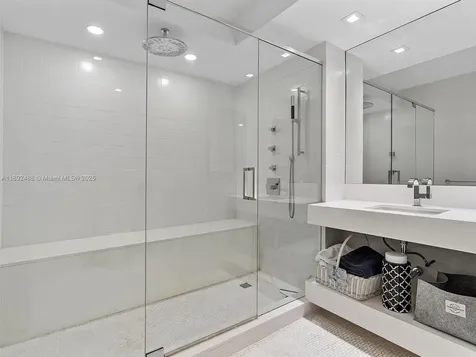 4000 Island Boulevard Aventura FL 33160