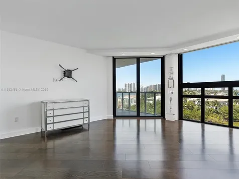 4000 Island Boulevard Aventura FL 33160