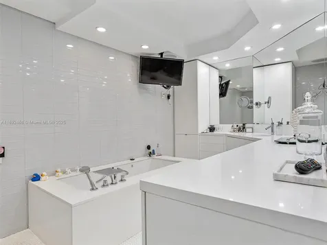 4000 Island Boulevard Aventura FL 33160