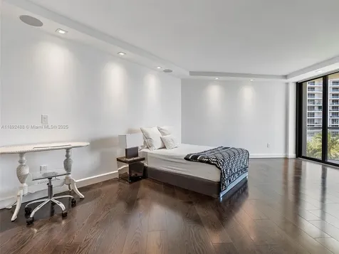 4000 Island Boulevard Aventura FL 33160