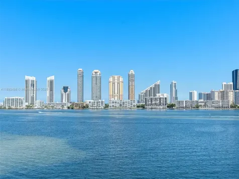4000 Island Boulevard Aventura FL 33160