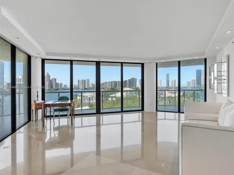 4000 Island Boulevard Aventura FL 33160