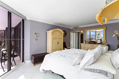 3598 Yacht Club Drive Aventura FL 33180