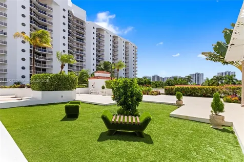3598 Yacht Club Drive Aventura FL 33180
