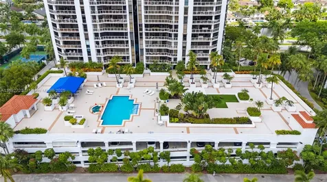 3598 Yacht Club Drive Aventura FL 33180