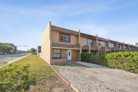 2754 NW 193rd Terrace Miami Gardens FL 33056