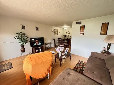 8851 Sunrise Lakes Boulevard Sunrise FL 33322