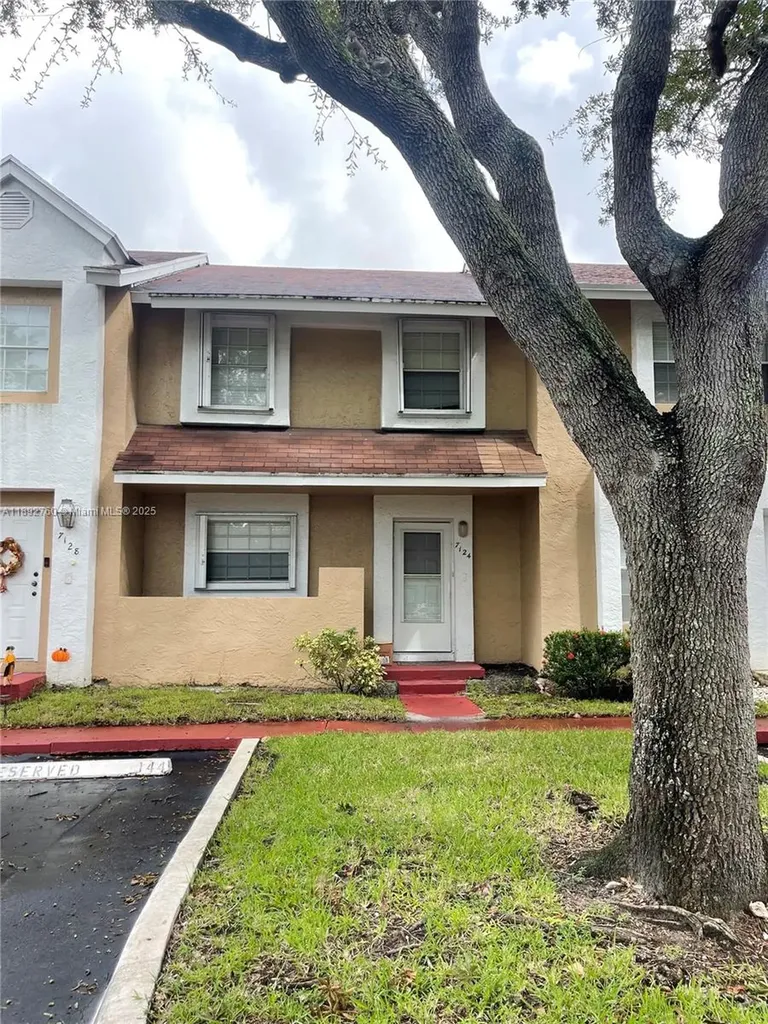 7124 Woodmont Avenue Tamarac FL 33321
