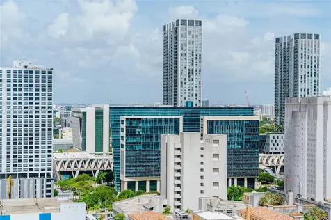 227 NE 2nd Street Miami FL 33132