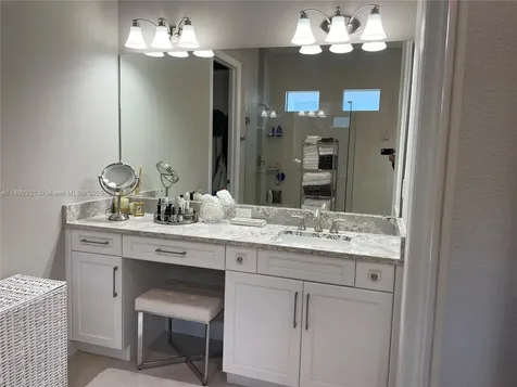 4960 Surfside Circle Bradenton FL 34211