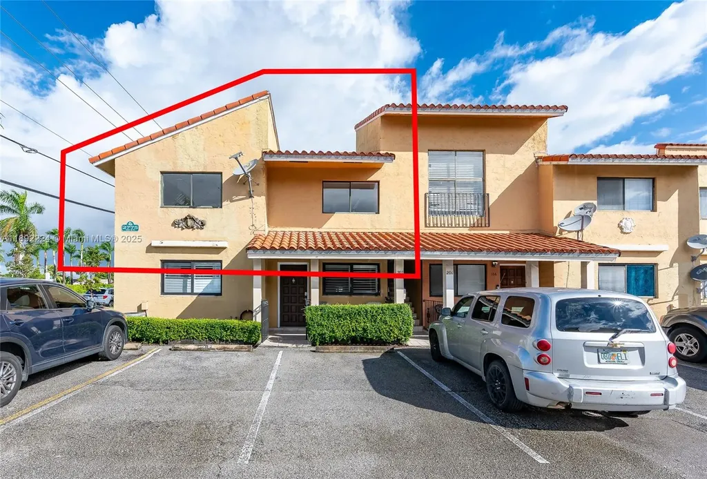 2775 W 61st Place Hialeah FL 33016
