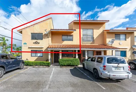 2775 W 61st Place Hialeah FL 33016
