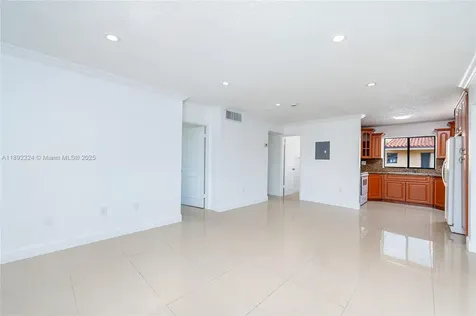2775 W 61st Place Hialeah FL 33016