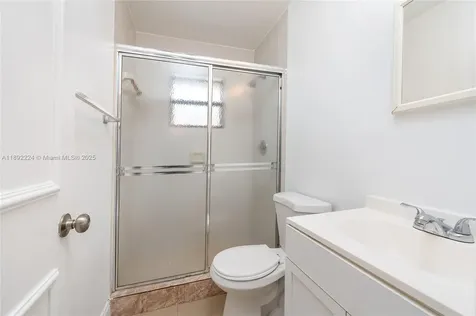 2775 W 61st Place Hialeah FL 33016