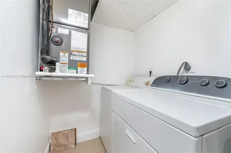 2775 W 61st Place Hialeah FL 33016