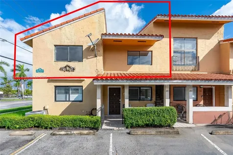 2775 W 61st Place Hialeah FL 33016