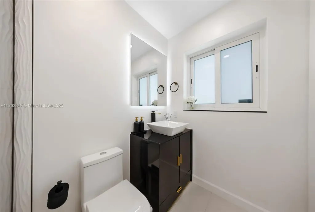 2115 NE 54th Court Fort Lauderdale FL 33308