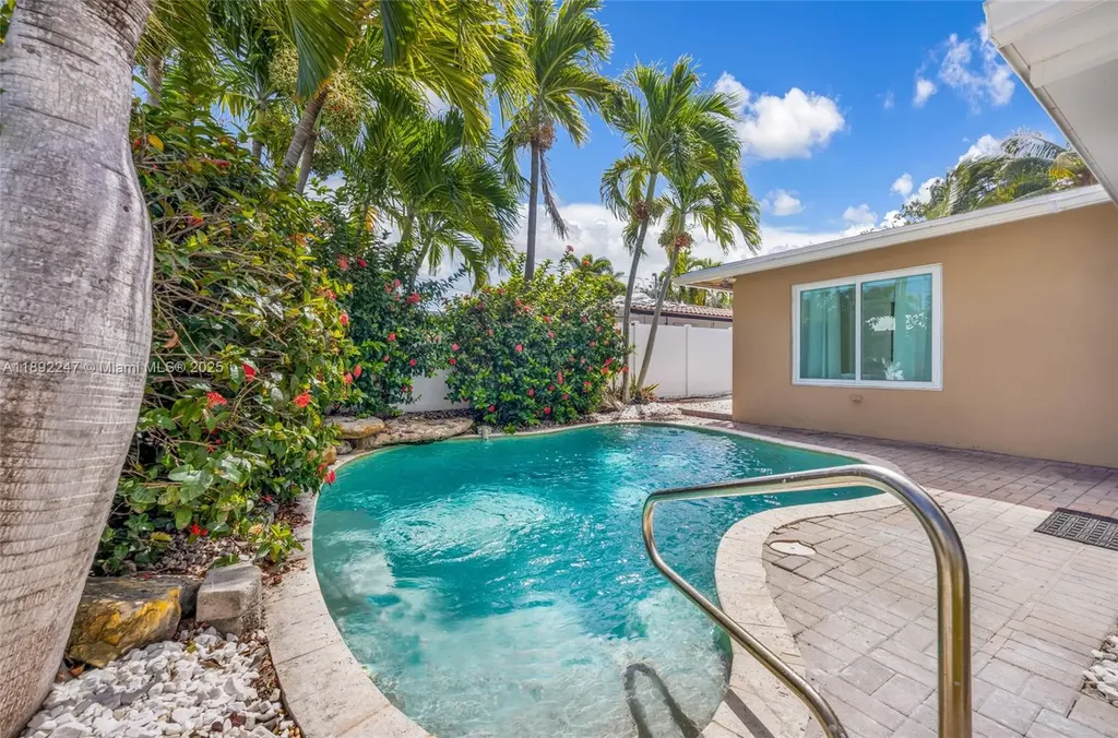 2115 NE 54th Court Fort Lauderdale FL 33308