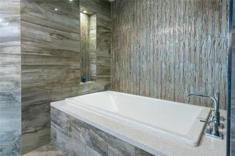 16425 Collins Avenue Sunny Isles Beach FL 33160