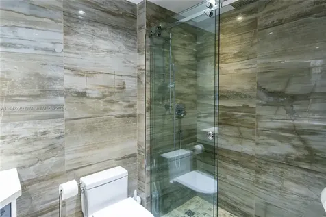 16425 Collins Avenue Sunny Isles Beach FL 33160