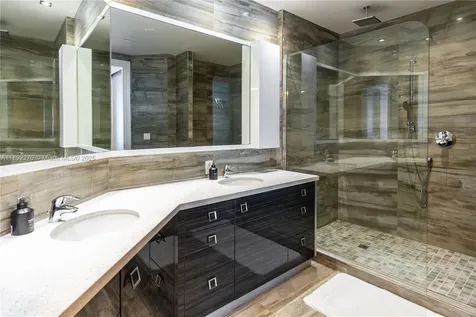 16425 Collins Avenue Sunny Isles Beach FL 33160