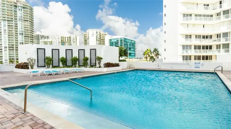 16425 Collins Avenue Sunny Isles Beach FL 33160