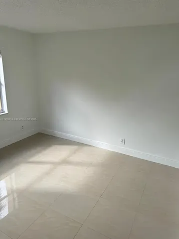 18101 NW 68th Avenue Hialeah FL 33015