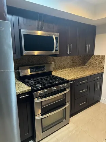 18101 NW 68th Avenue Hialeah FL 33015