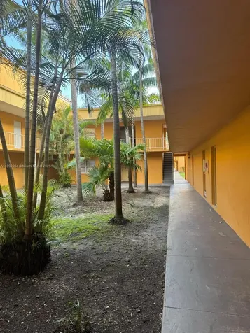 18101 NW 68th Avenue Hialeah FL 33015